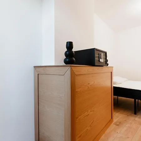 Modern Apartment *